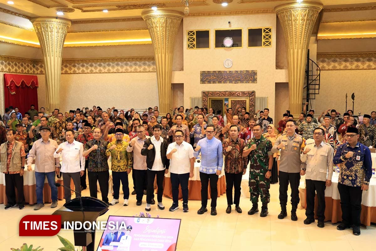 Bertemu Bupati Jember, Wamen Bima Arya Dorong Kades Perkuat Ekonomi Kerakyatan Lewat KMP dan MBG